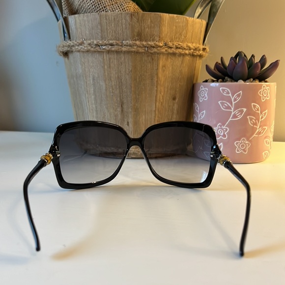 Gucci Black sunglasses - Picture 4 of 12